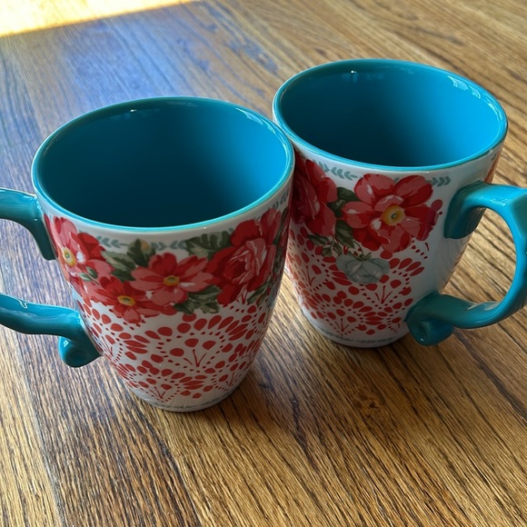 Set of 2 Pioneer Woman mugs - Picture 5 of 7